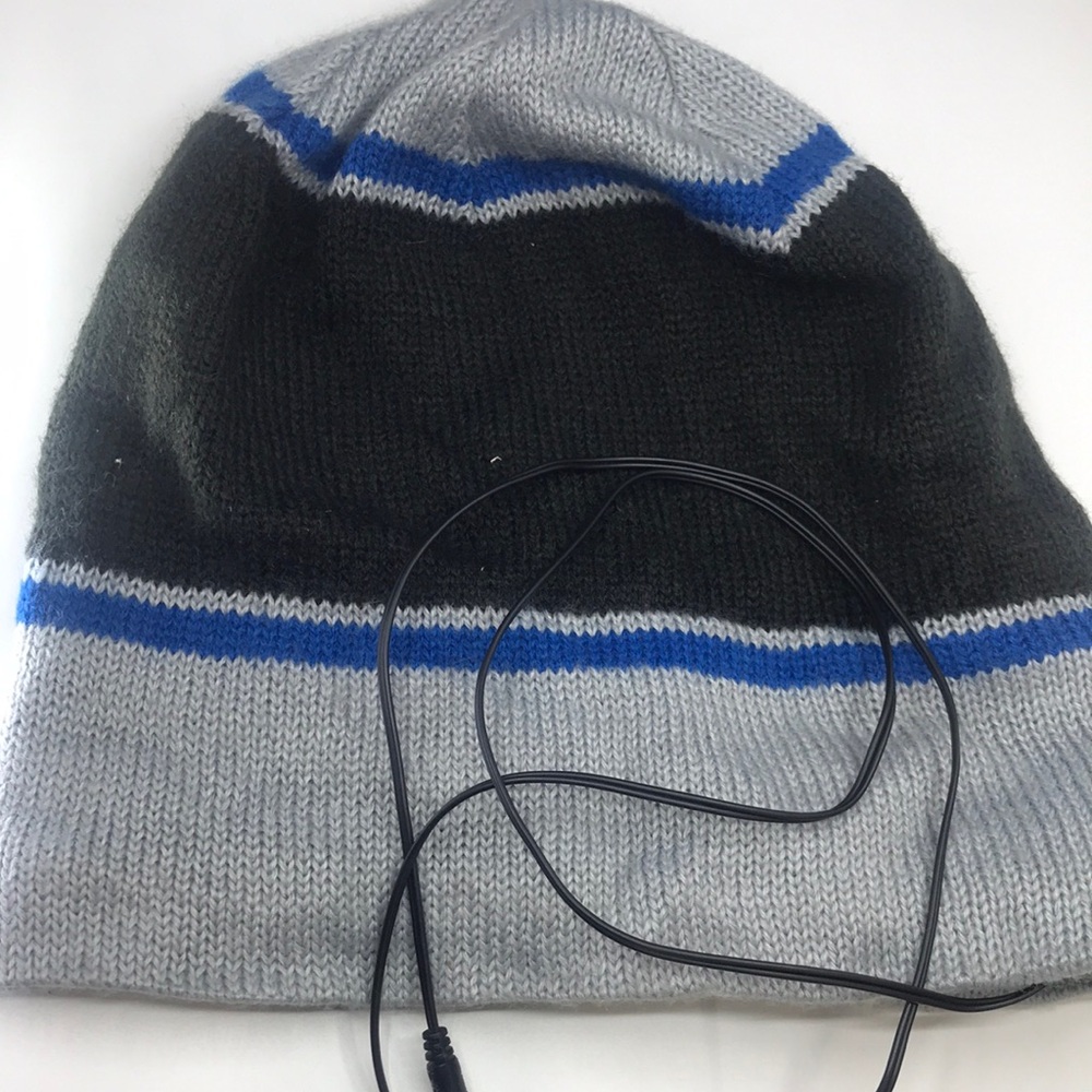 Old Navy Hi -Fi Hat / Beanie with Built-In Headphones